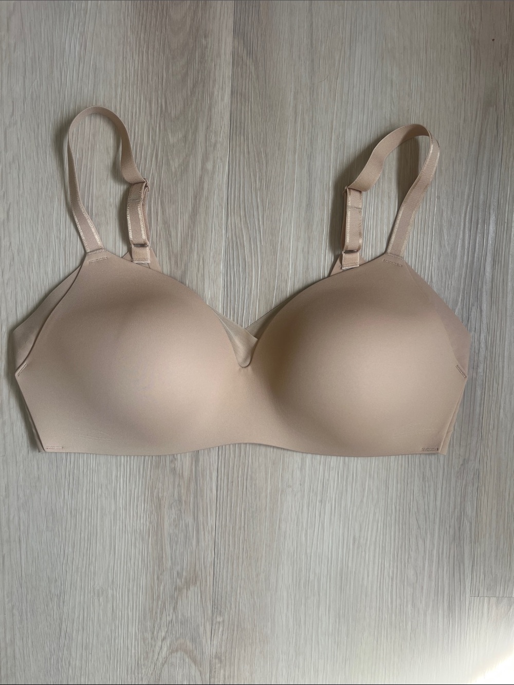 Seamless Nude Wireless Bra - Soft Support - Picture 5 of 9